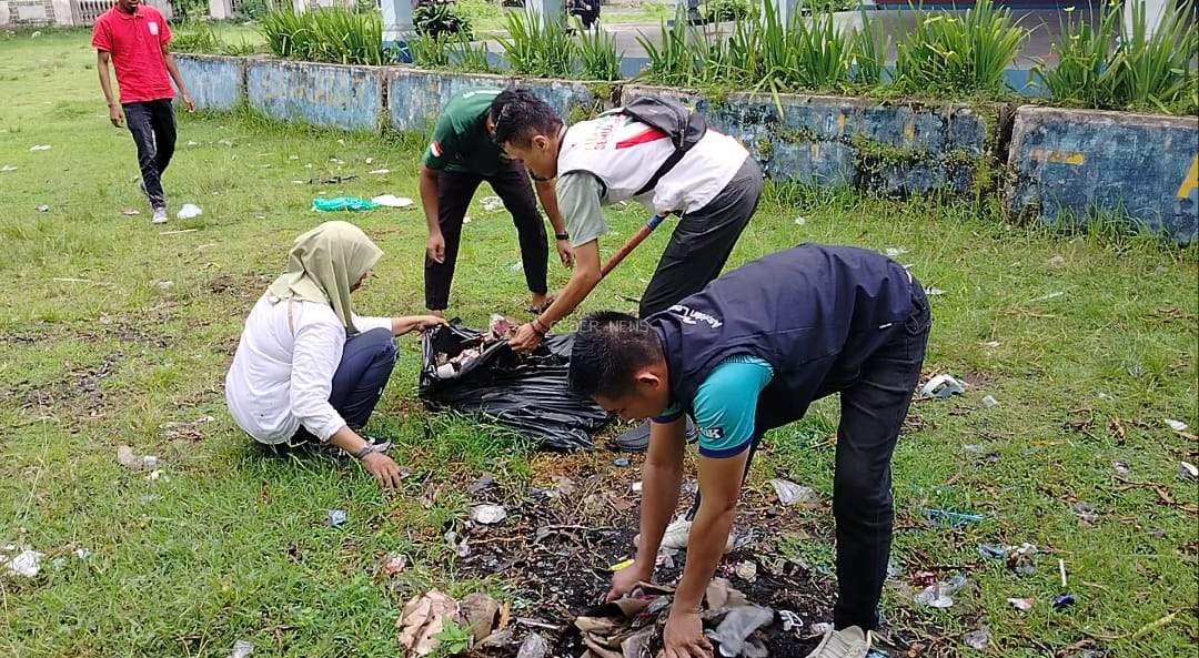 DLHK NTB Apresiasi GEBER dan YUNALEST dalam Aksi Clean Up Day