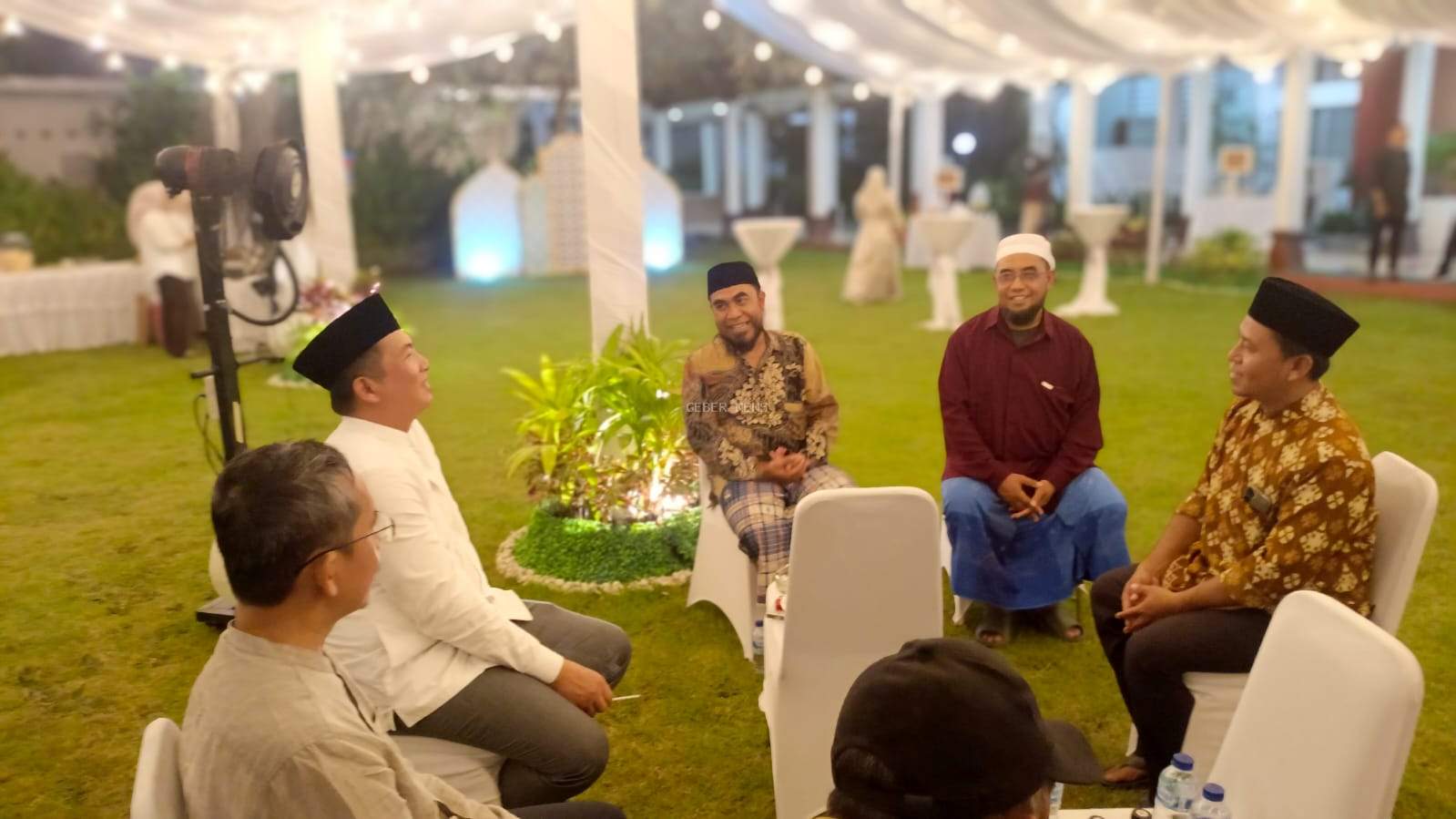 Gubernur Iqbal Sambut Ramah Warga Pada Saat Open House 2026