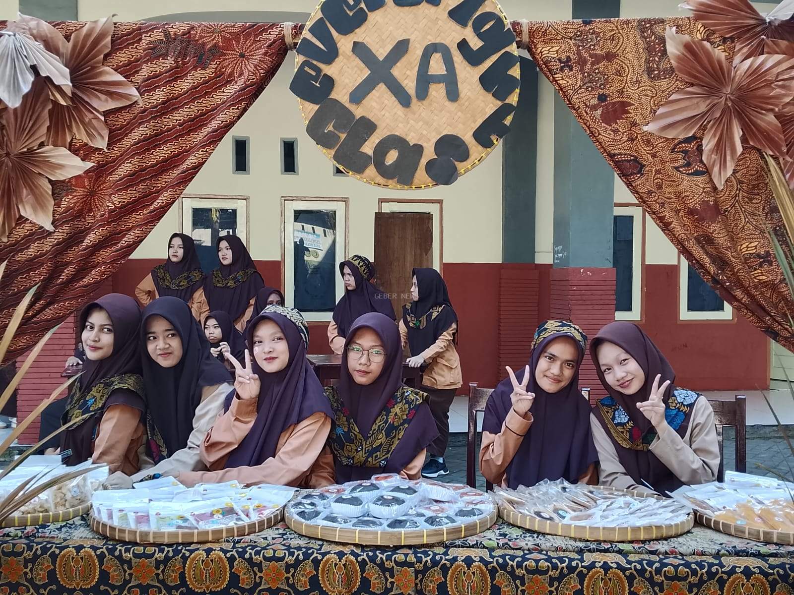 Sukses Gelar Bazar Sekolah 