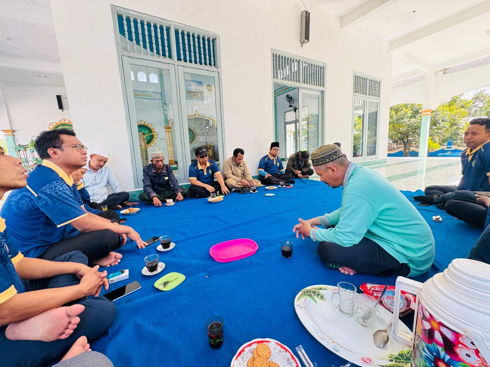 KUA Lingsar Gelar Bersih-Bersih Masjid (BBM) dan Penyerahan ID Masjid di Al-Ikhlas Dusun Keling